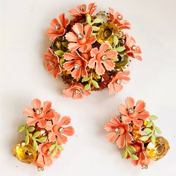 Rare Vintage Enamel Salmon Flower Demi Brooch Set - Picture 16 of 16